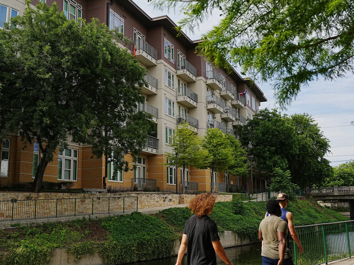 Austin investors buy two San Antonio apartment complexes, even in depressed market